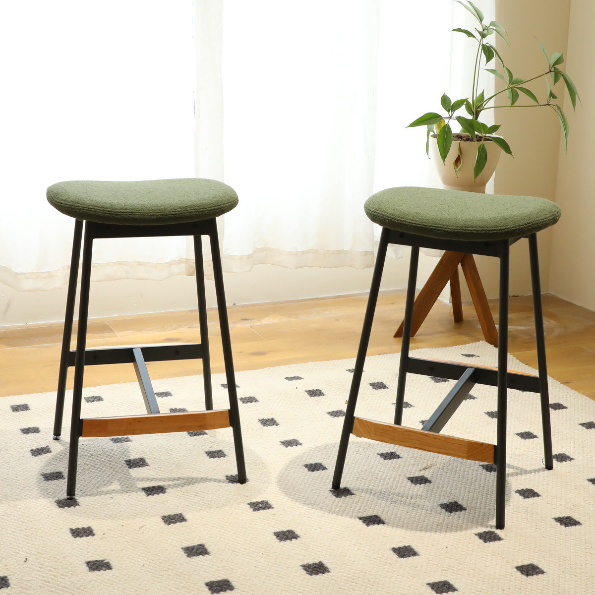 Edith - Set of 2 - 29.5" Green Bar Stools Seat Height - Upholstered Backless Chairs with Sturdy Metal Frame