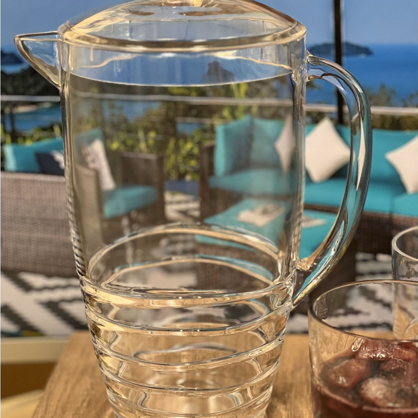Swirl Unbreakable Plastic Water Pitcher With Lid And Spout
