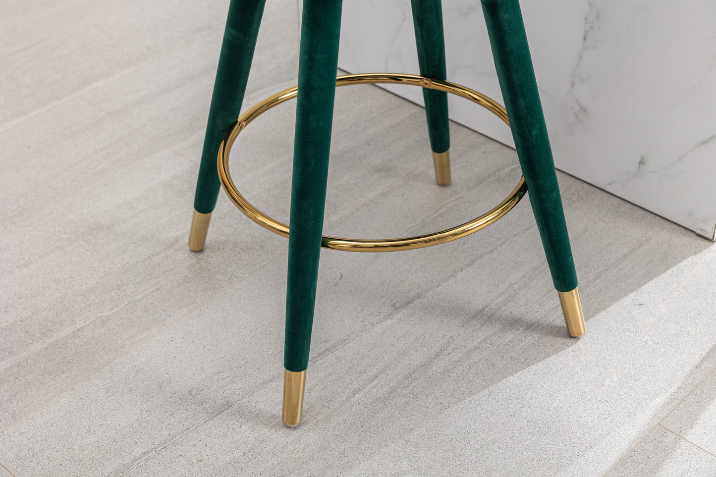 Lurian - Set of 2 - 28" Emerald Velvet Swivel Counter Height Bar Stools, Solid Wood Legs, Ergonomic Backrest, Retro Design