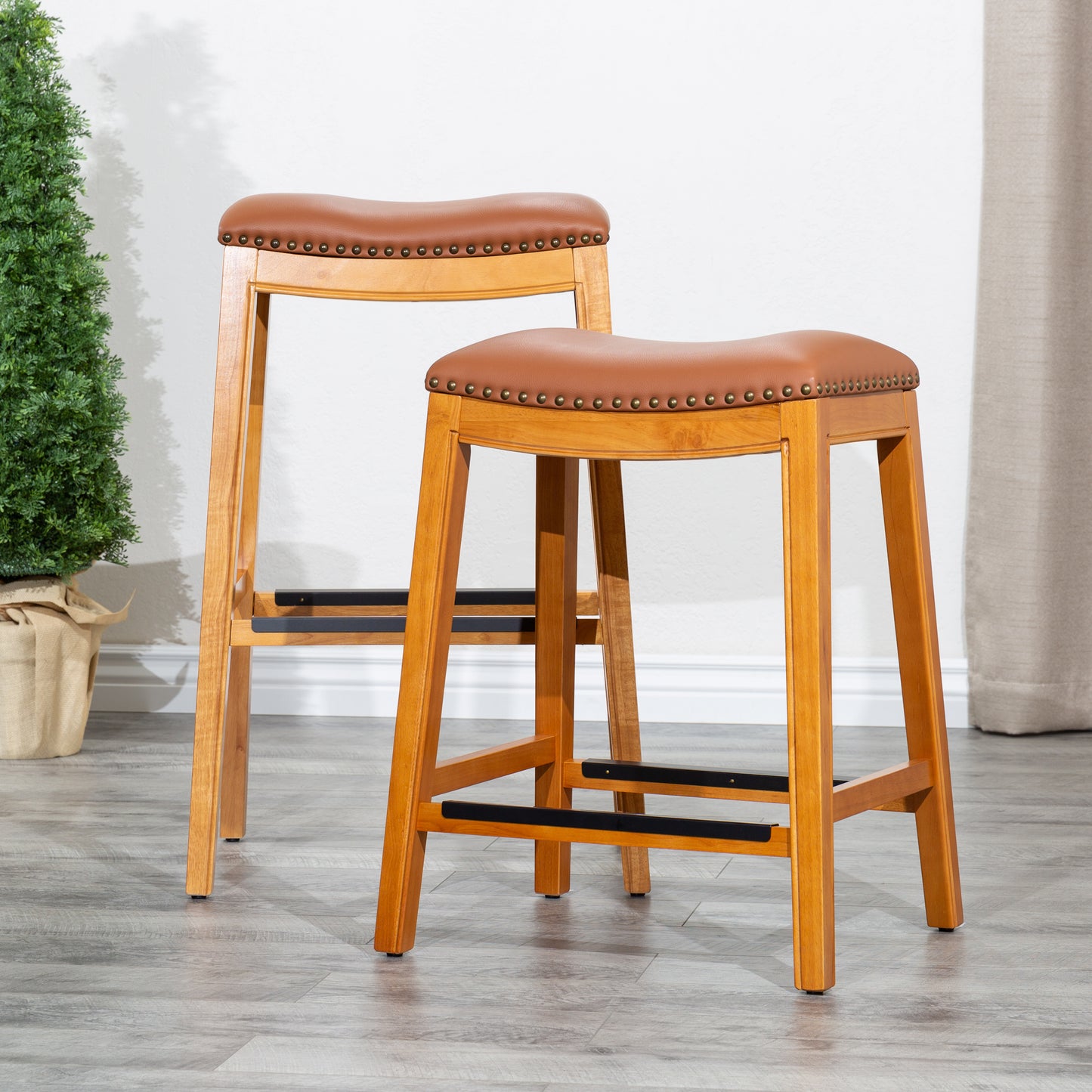 Silethia – Set of 2 – 24" Natural Finish Counter Stools with Saddle Leather Seats